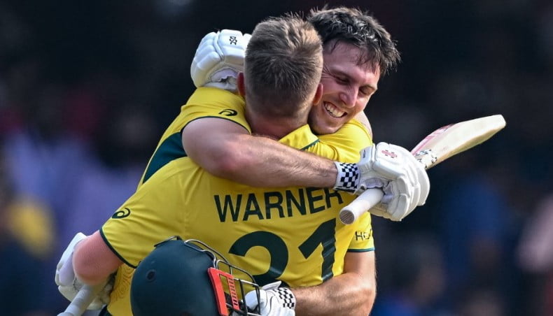 David Warner and Mitchell Marsh Set Numerous Records as Australia Destroys Pakistan.